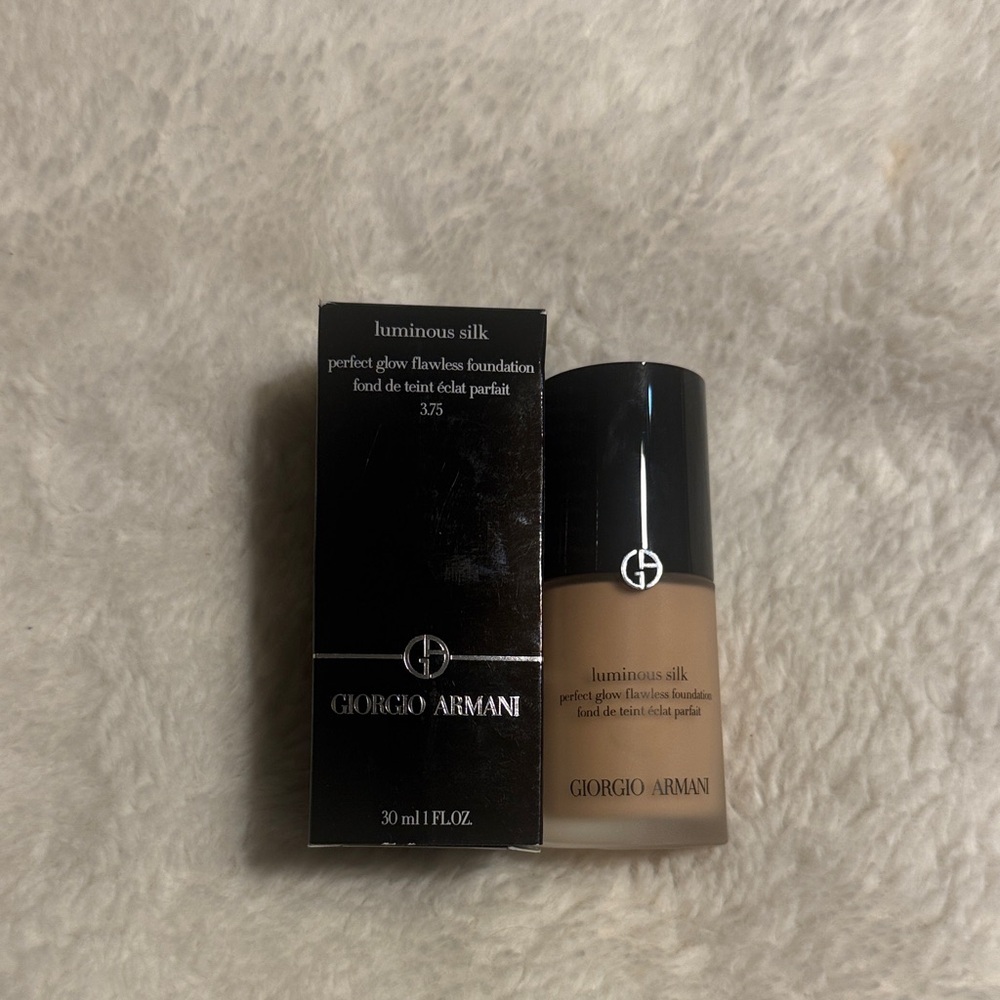 Giorgio Armani Luminous Silk Foundation # 3.75